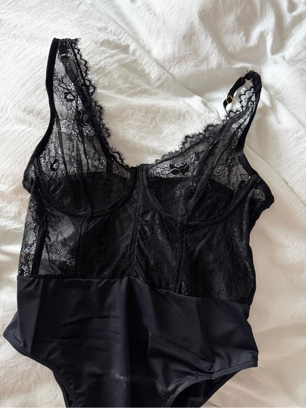 NWOT Akira Black Lace Bodysuit Womens Medium Sheer Bodice Boned Adjustavle Strap